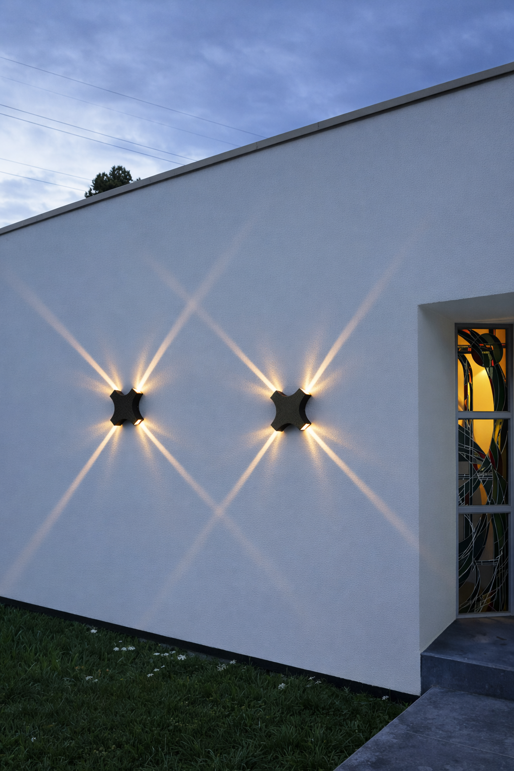 Aplique LED Exterior: Iluminación Impermeable de 4 Lados para Jardín