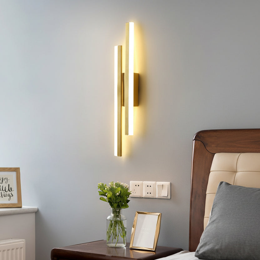 Aplique LED Vertical Moderno Dorado para Dormitorio