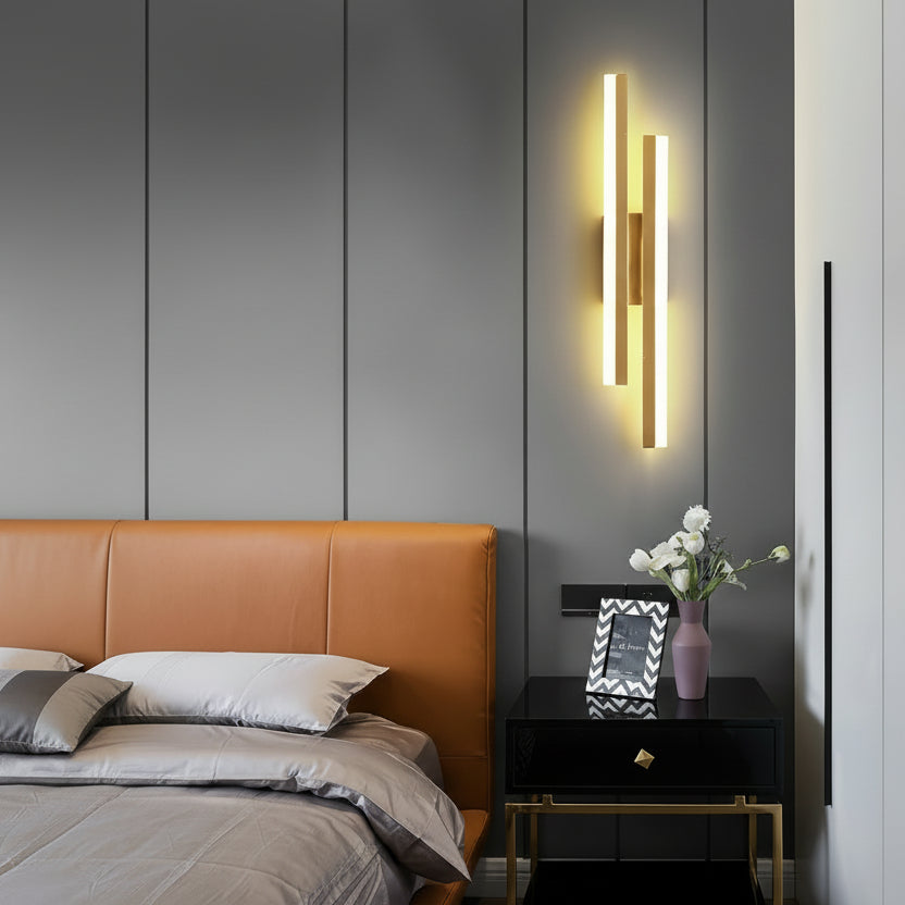 Aplique LED Vertical Moderno Dorado para Dormitorio