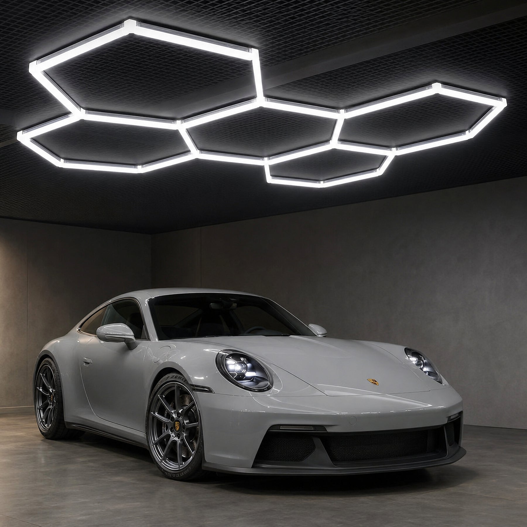 Iluminación LED hexagonal instalada sobre un Porsche 911 GT3